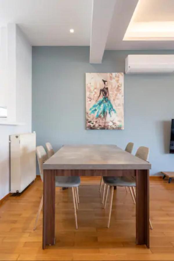 Βright Walled Designed Apt In Glyfada Center Афины Экстерьер фото