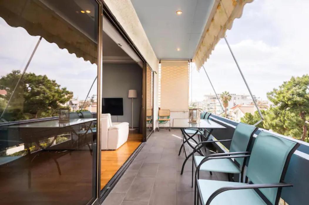 Βright Walled Designed Apt In Glyfada Center Афины Экстерьер фото