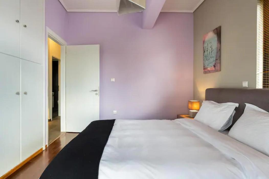 Βright Walled Designed Apt In Glyfada Center Афины Экстерьер фото